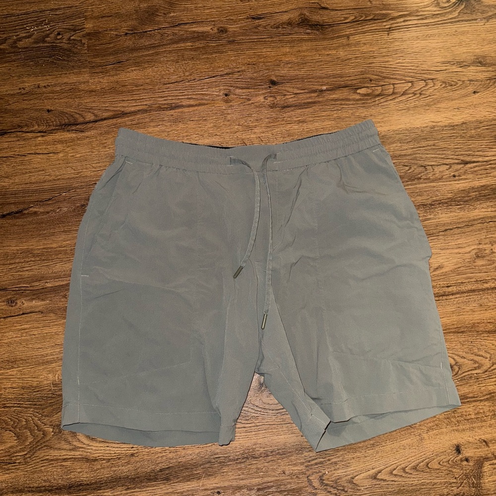 lululemon 7” shorts XL